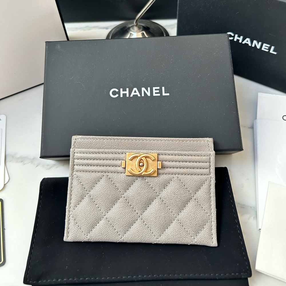 Chanel boy card holder - EUC